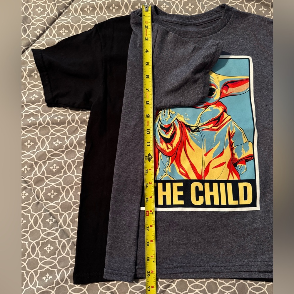 Lot of 2 Baby Yoda Grogu The Child Youth S/M Top T-Shirt w/ 6” Figure - Picture 3 of 8